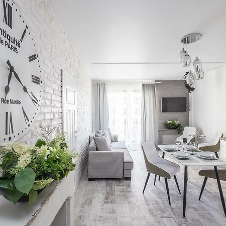 Good Time Apartment Business Center Варшава Екстер'єр фото