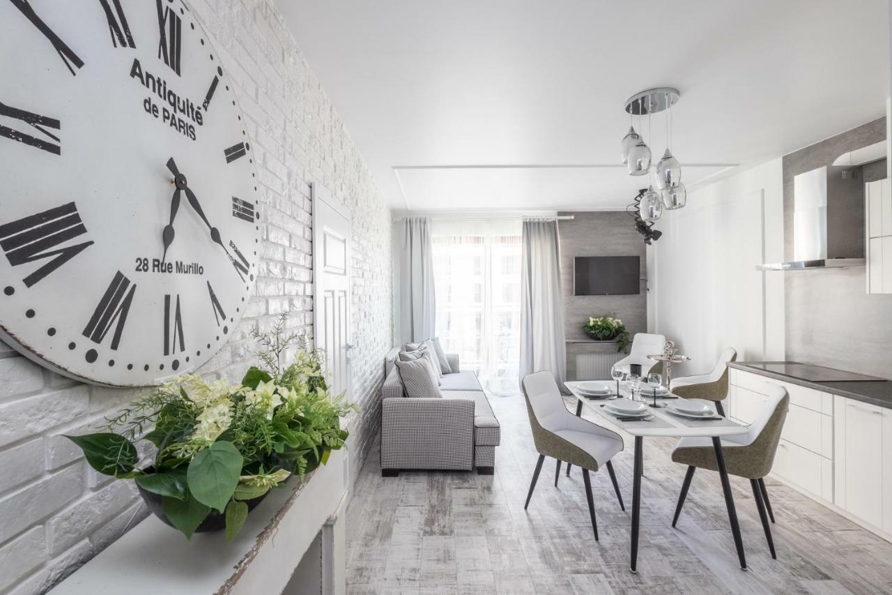 Good Time Apartment Business Center Варшава Екстер'єр фото